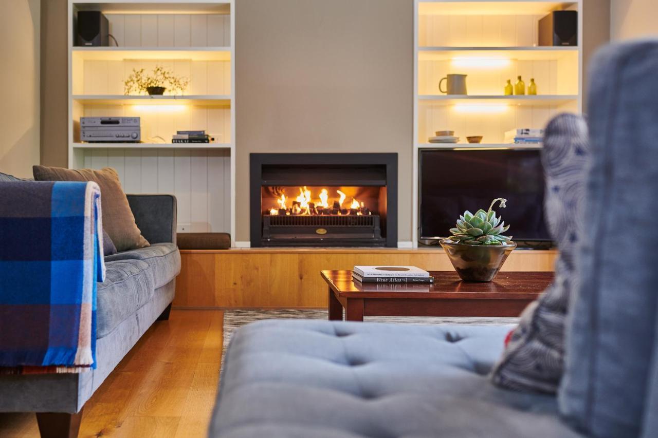 เปปเปอร์ ปาเรวา มาร์ตินโบโรห์ Aparthotel มาร์ตินเบรอ ภายนอก รูปภาพ A fireplace in a home