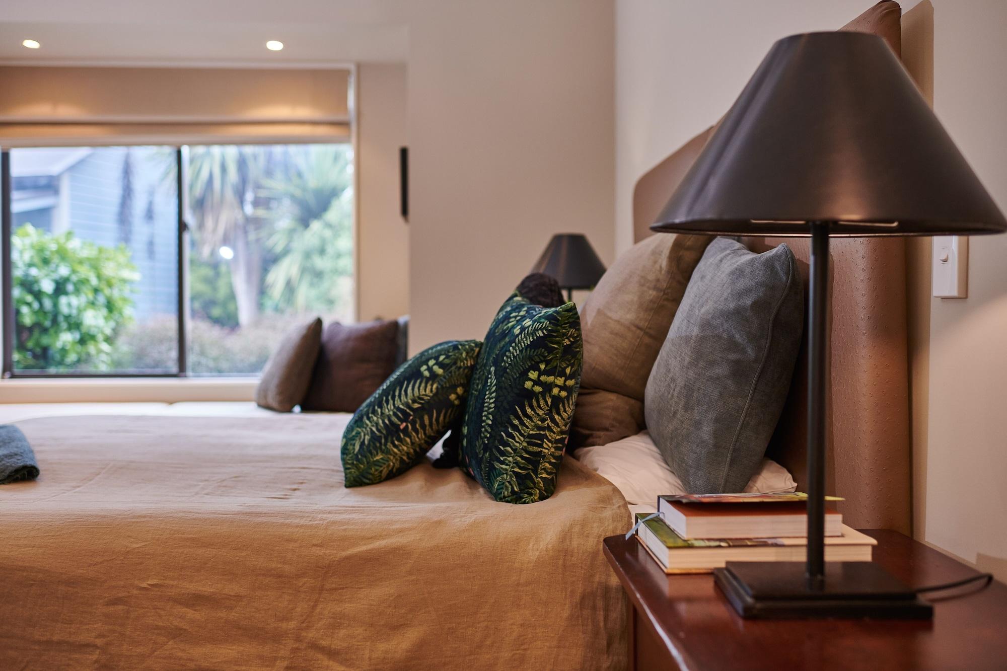 เปปเปอร์ ปาเรวา มาร์ตินโบโรห์ Aparthotel มาร์ตินเบรอ ภายนอก รูปภาพ A table lamp