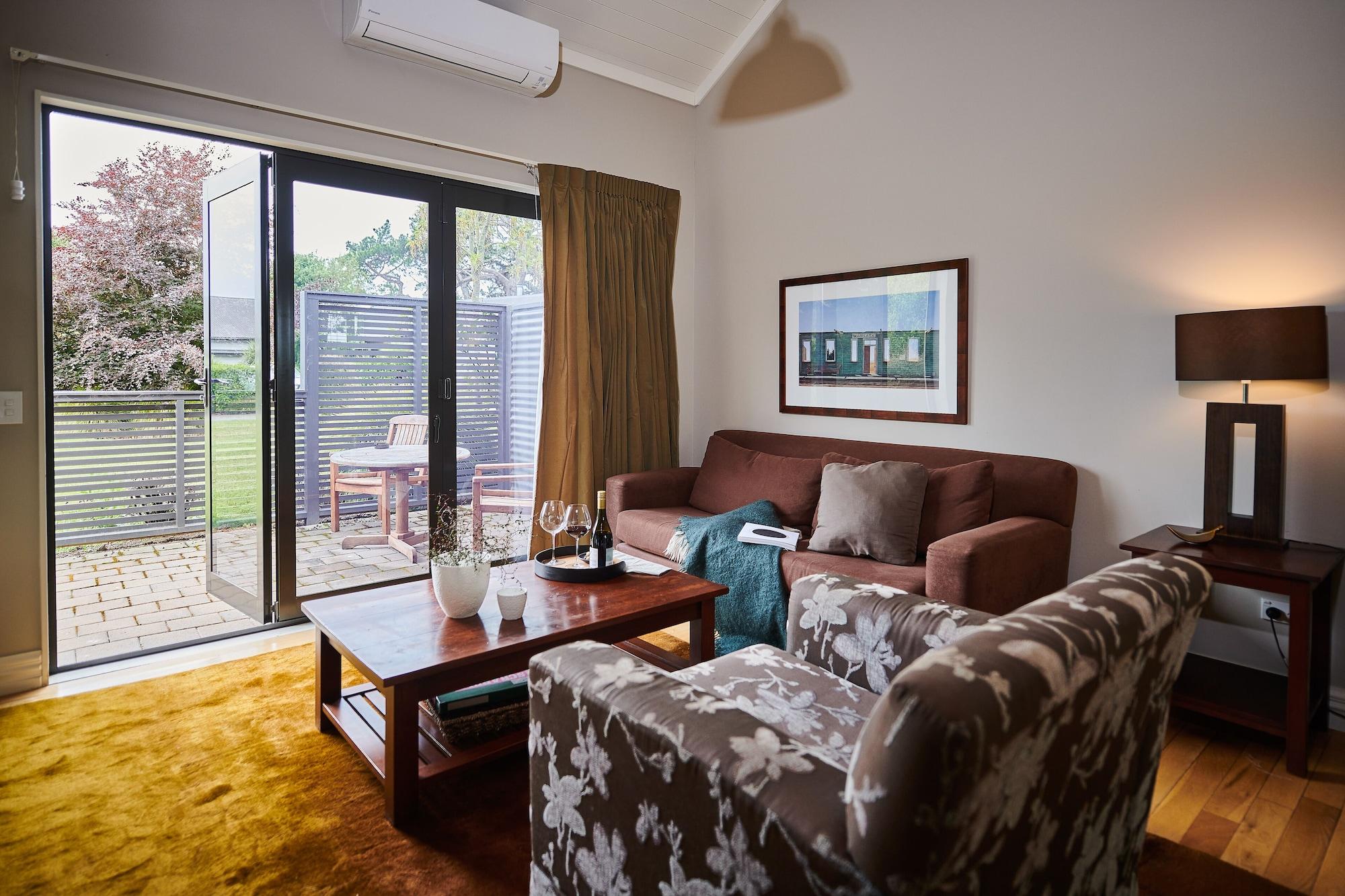 เปปเปอร์ ปาเรวา มาร์ตินโบโรห์ Aparthotel มาร์ตินเบรอ ภายนอก รูปภาพ A living room in a house