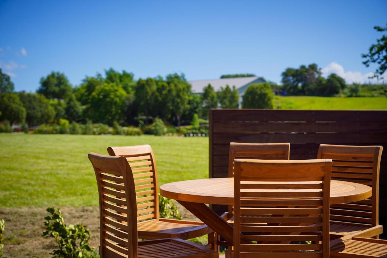 เปปเปอร์ ปาเรวา มาร์ตินโบโรห์ Aparthotel มาร์ตินเบรอ ภายนอก รูปภาพ Outdoor furniture