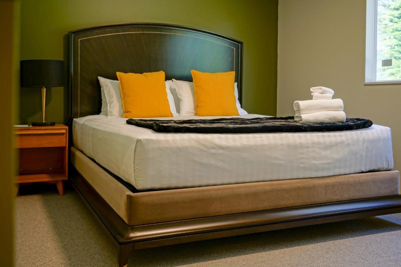เปปเปอร์ ปาเรวา มาร์ตินโบโรห์ Aparthotel มาร์ตินเบรอ ภายนอก รูปภาพ A bedroom at the Inn at the Opera