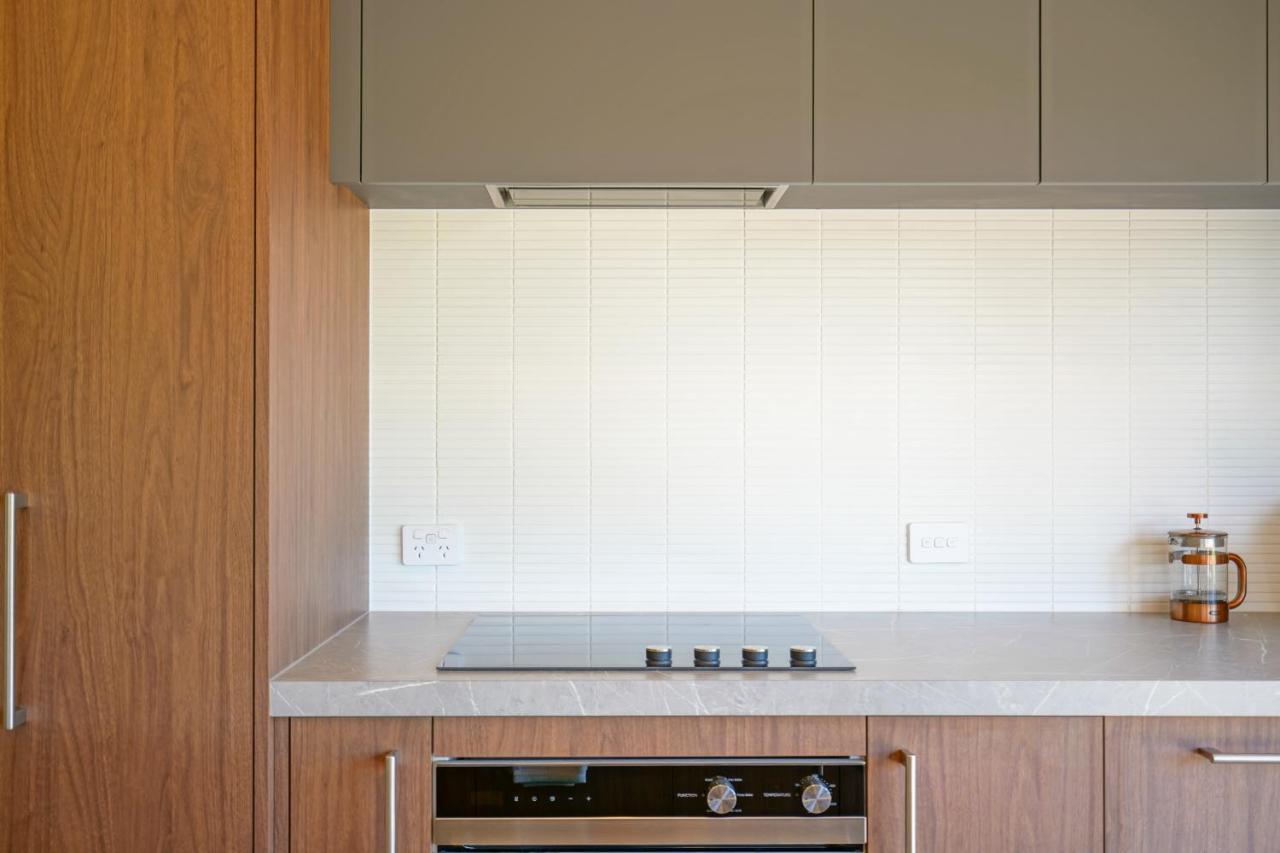 เปปเปอร์ ปาเรวา มาร์ตินโบโรห์ Aparthotel มาร์ตินเบรอ ภายนอก รูปภาพ A kitchen with a built-in oven