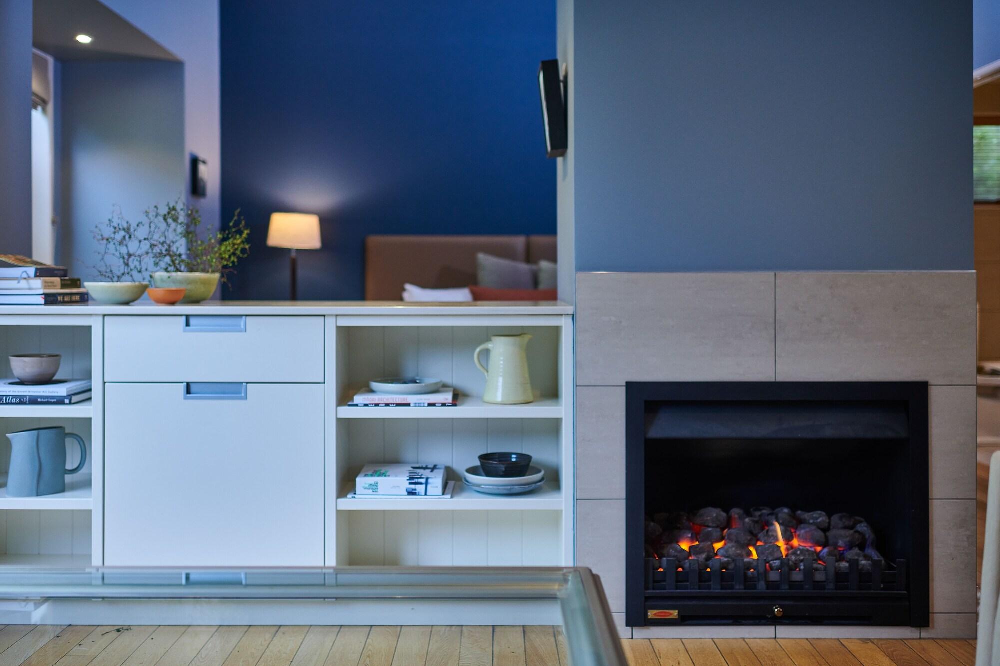 เปปเปอร์ ปาเรวา มาร์ตินโบโรห์ Aparthotel มาร์ตินเบรอ ภายนอก รูปภาพ A gas fireplace